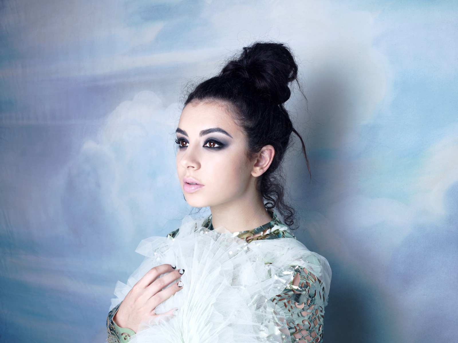 Baixar papel de parede charli xcx, cabelo, branco, beleza, penteado