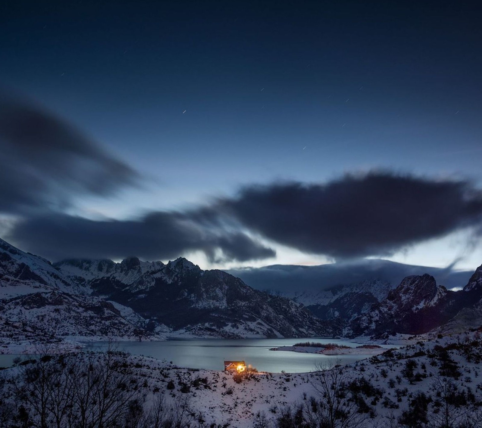 Lade allein, haus, see, natur Hintergrund herunter