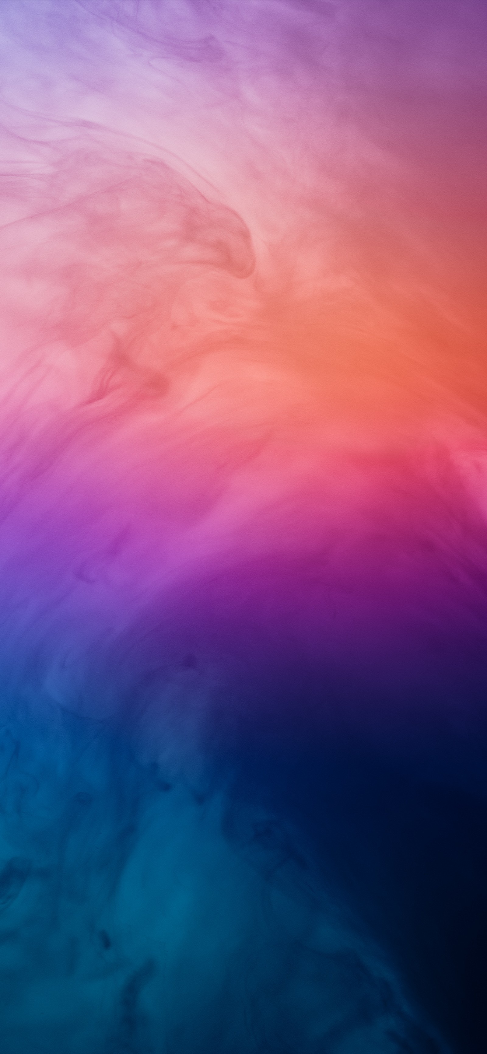 Image déformée d'un nuage coloré dans le ciel (atmosphère, nuage, eau, violet, orange)