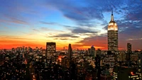 Deslumbrante horizonte de Manhattan ao pôr do sol com o Empire State Building