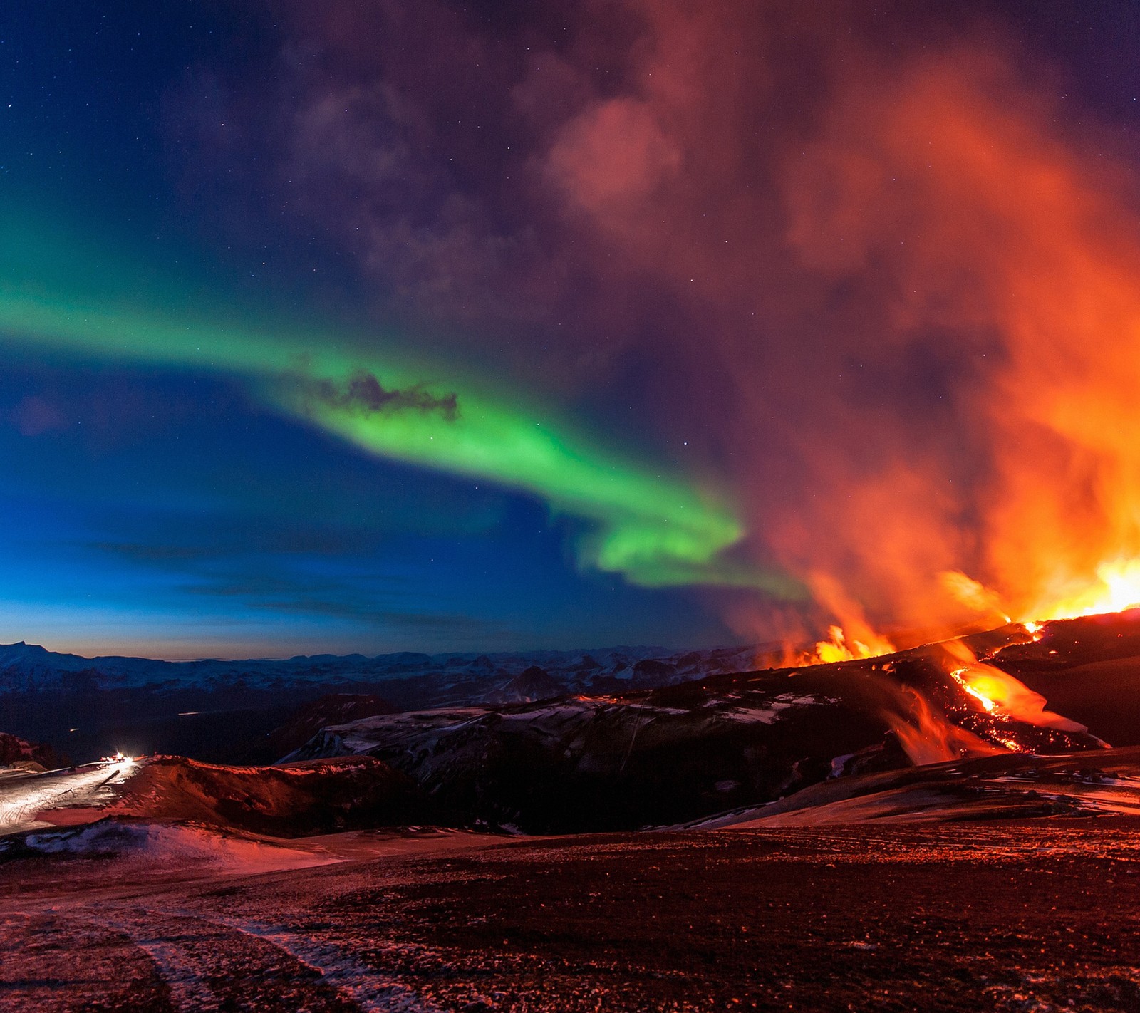 Lade aurora, ausbruch, feuer, lava, licht Hintergrund herunter