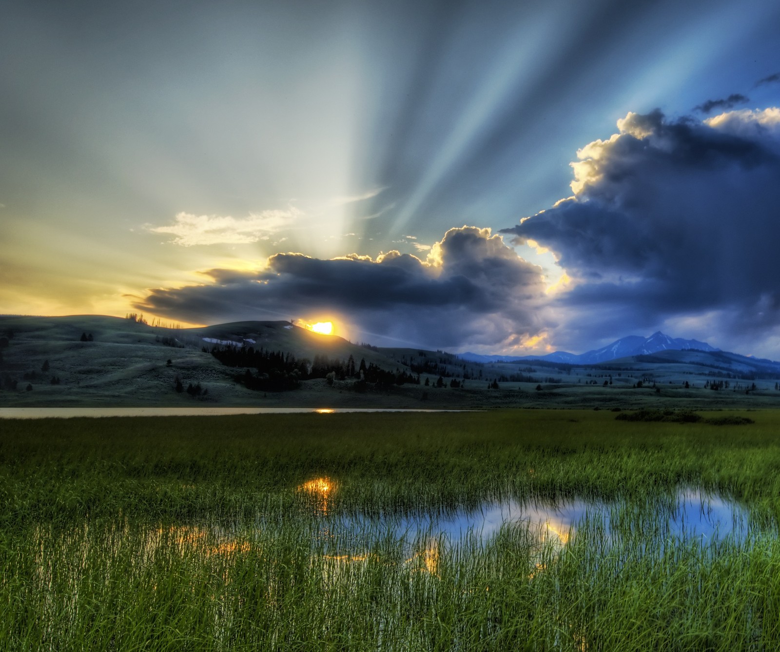 Lade see, landschaft, berg, natur, sonnenaufgang Hintergrund herunter