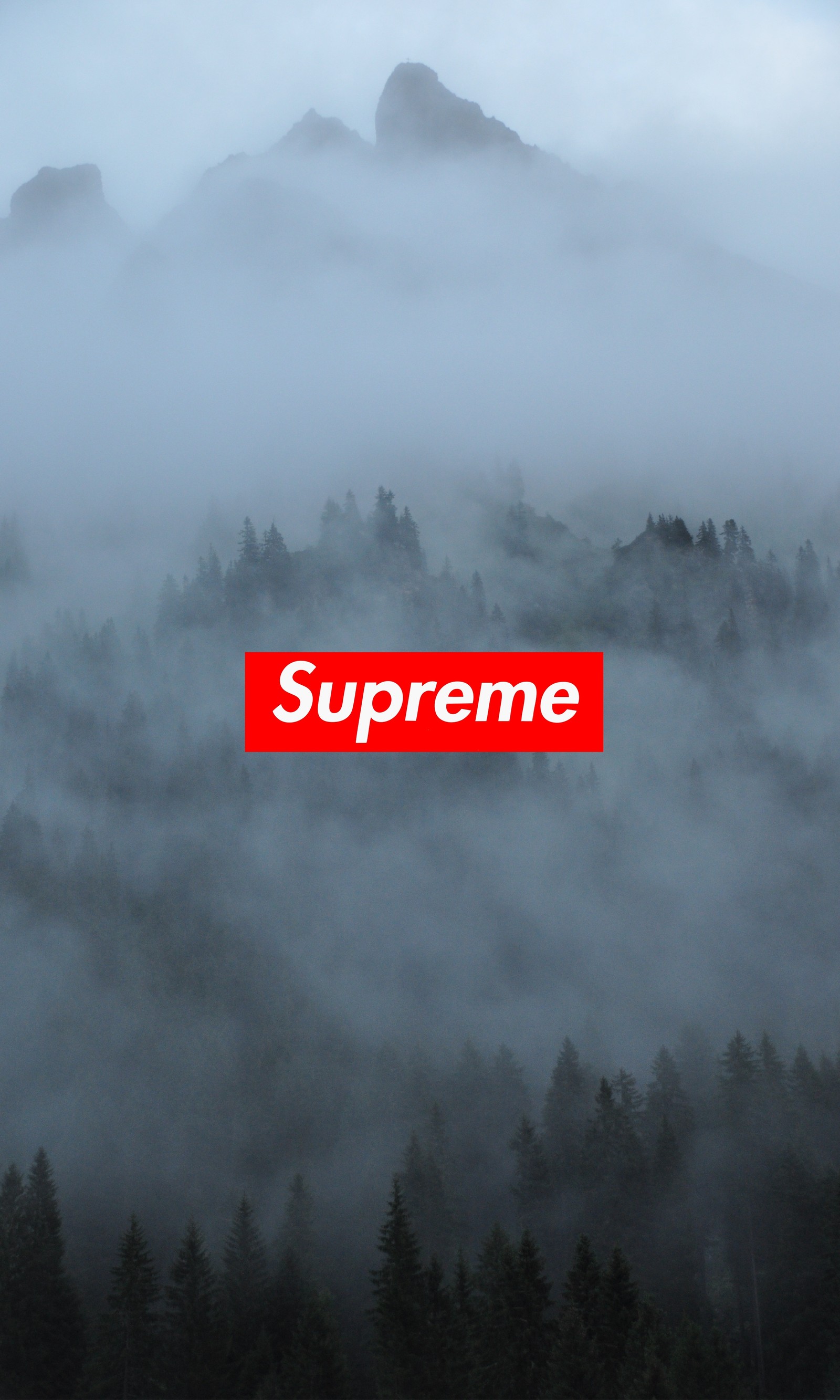 Supreme-box-logo auf einem nebligen berg (marke supreme, supreme hintergründe, supreme, supreme hintergrundbild)