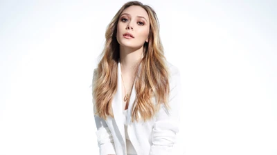 Elizabeth Olsen: Impresionante actriz estadounidense con elegante atuendo blanco