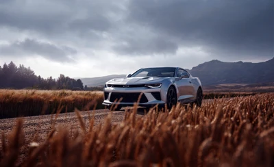 Chevrolet Camaro SS en un paisaje dramático, mostrando un diseño elegante y una presencia poderosa.