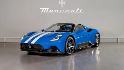 Maserati MC20: Индивидуальный синий суперкар с поразительным дизайном и производительностью