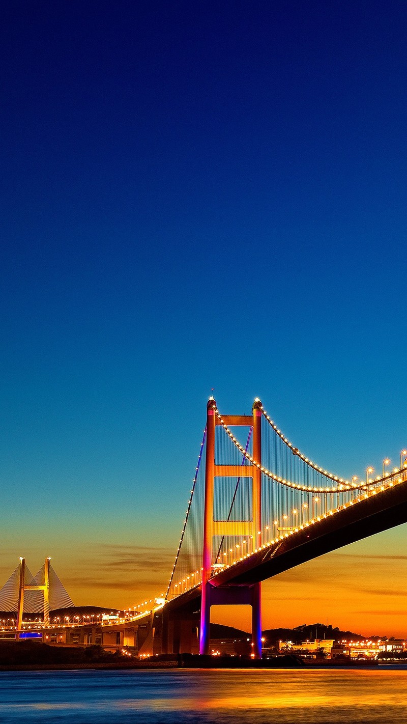 Панорамный вид на мост с ярким светом ночью (мост, мост золотые ворота, golden gate bridge, hd, ночь)