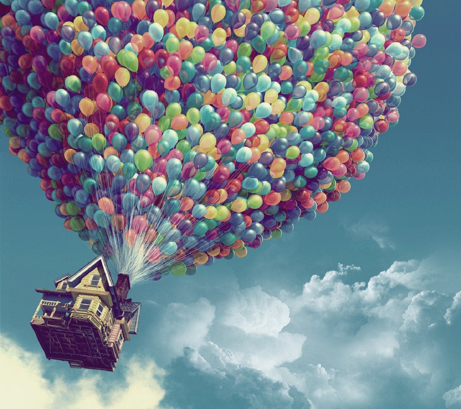 Los globos vuelan en el cielo con una casa en el medio (globo, nube, color, casa, cabaña)