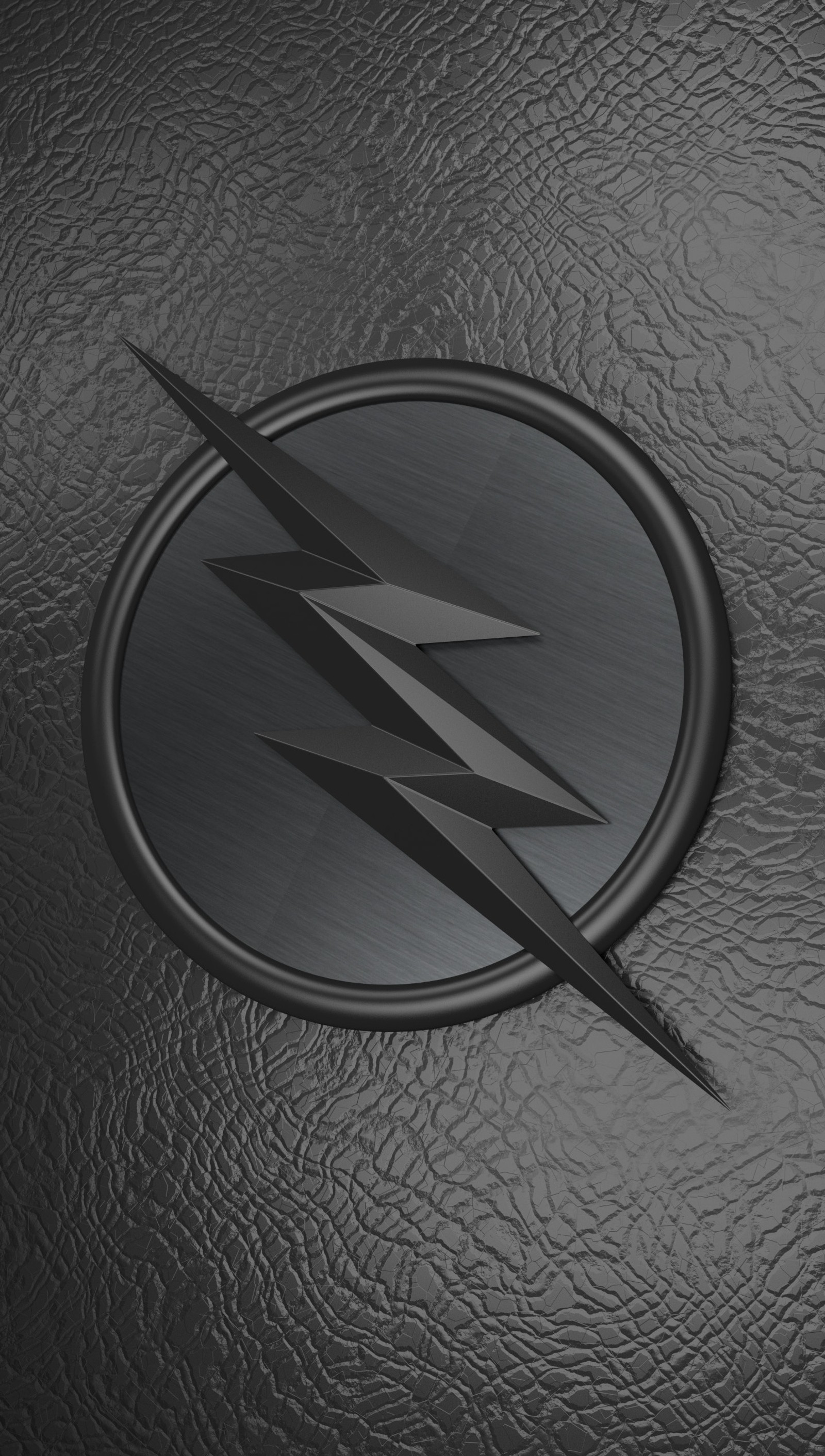 Um close-up do logotipo do flash em uma superfície de couro preto (quadrinhos, cw, flash, logotipo, speedster)