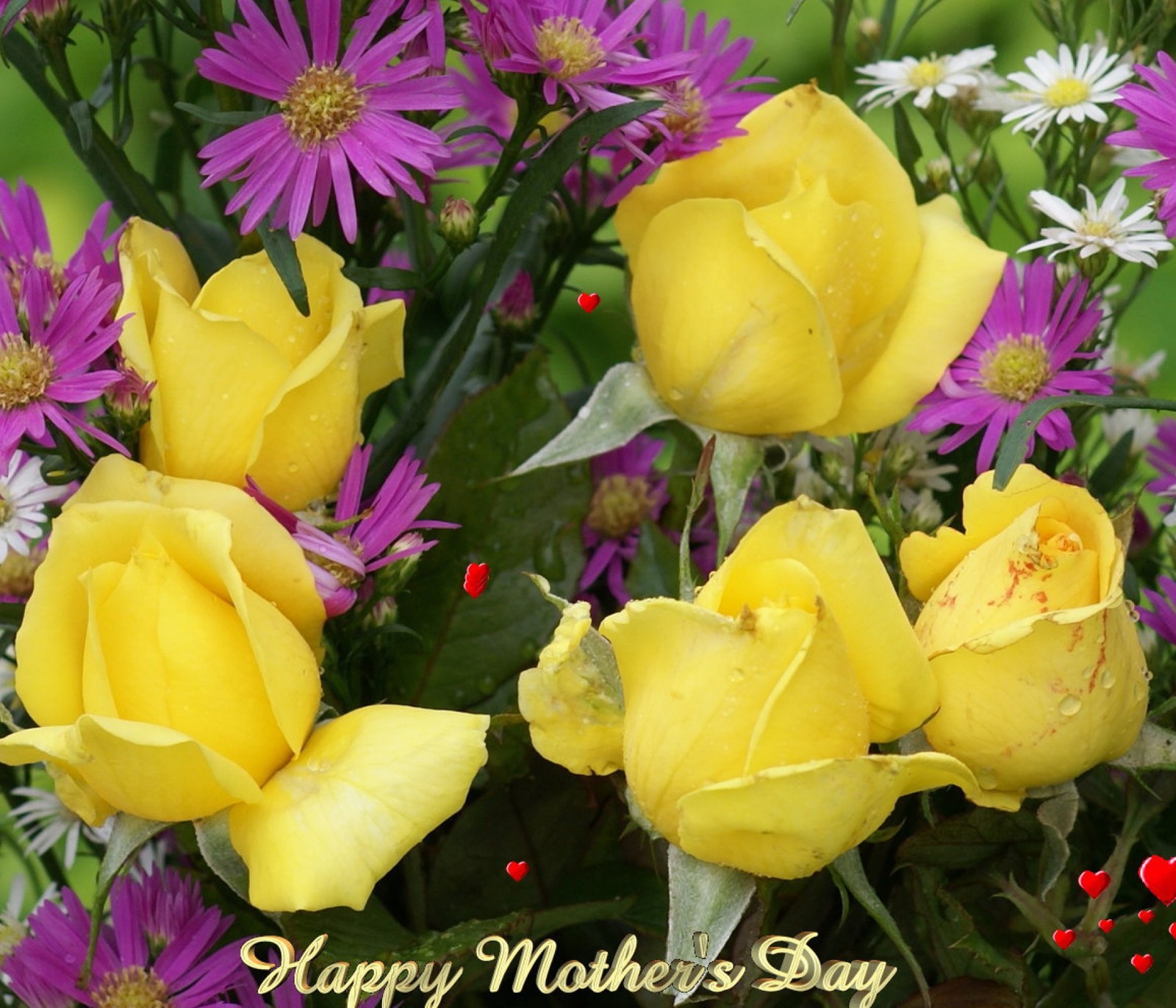 Gelbe rosen und lila gänseblümchen in einer vase mit einer glücklichen botschaft zum muttertag (alles gute zum muttertag, anlässe)