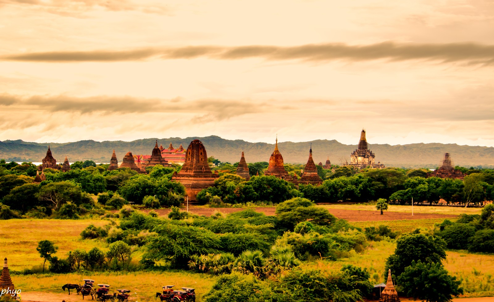 Lade bagan, myanmar Hintergrund herunter