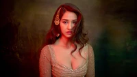 Disha Patani: Elegante actriz de Bollywood con un atuendo impresionante