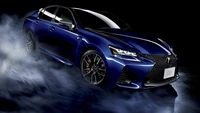 Lexus GSF: Un elegante coche deportivo azul con llantas elegantes y presencia dinámica