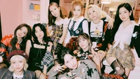 Zweimal: Stylisches Gruppenfoto des K-Pop-Sensations