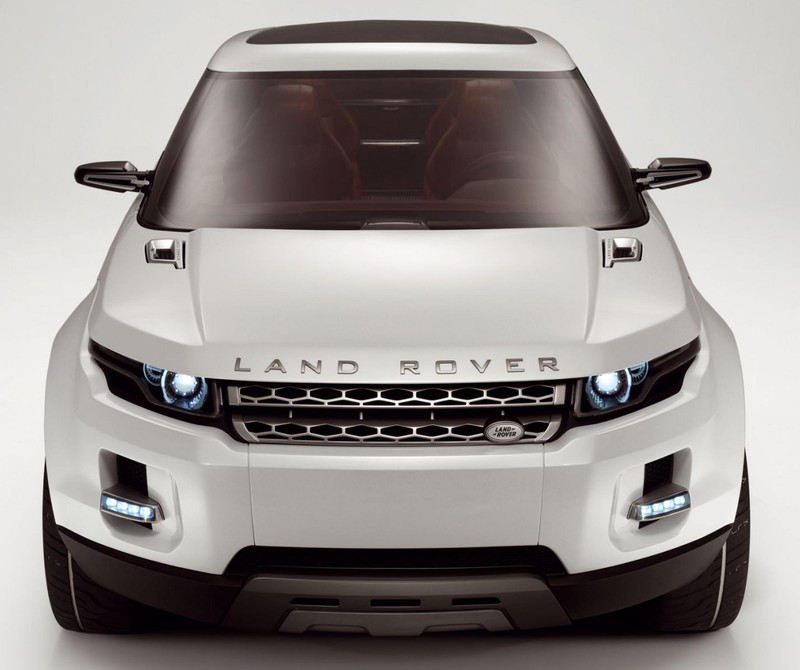 Белый внедорожник land rover с черным капотом и фарами (4x4macchina, авто, машина, рэндж ровер, внедорожник)