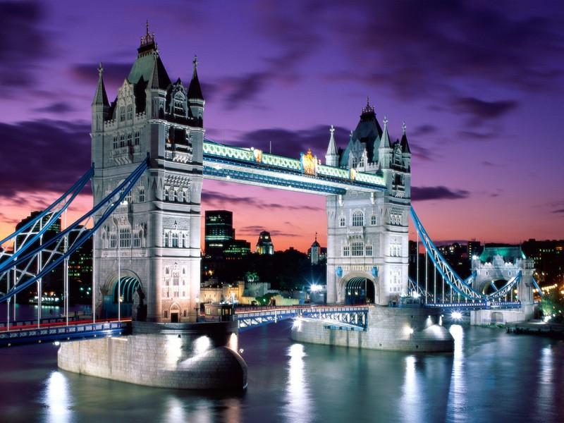 Арафед мост над водой с лодкой в воде (tower bridge, река темза, лондонская башня, лондонский мост, london bridge)