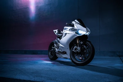 Ducati Panigale 1299: Superbike elegante em iluminação dramática