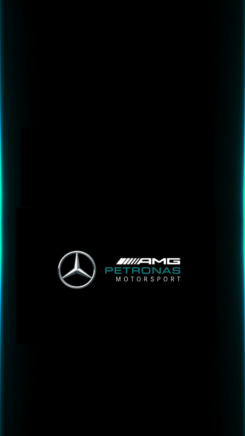 Ближайший план логотипа мерседеса на черном фоне (amg petronas, ф1, мерседес амг ф1, mercedes amg f1, мерседес бенц ф1)