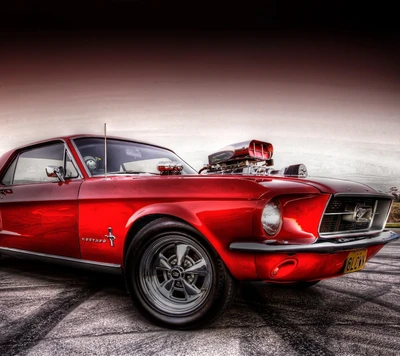 Superbe Ford Mustang rouge avec tuning personnalisé