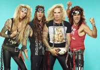 Banda de glam metal que irradia energía rock 'n' roll