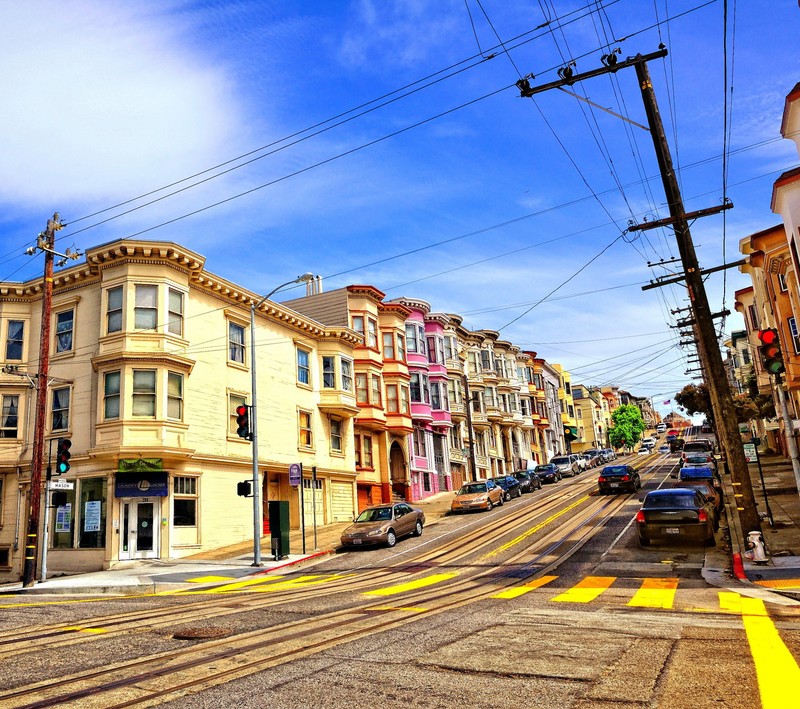 Fotografia artística de uma rua com uma linha amarela na estrada (américa, san francisco, urbano)