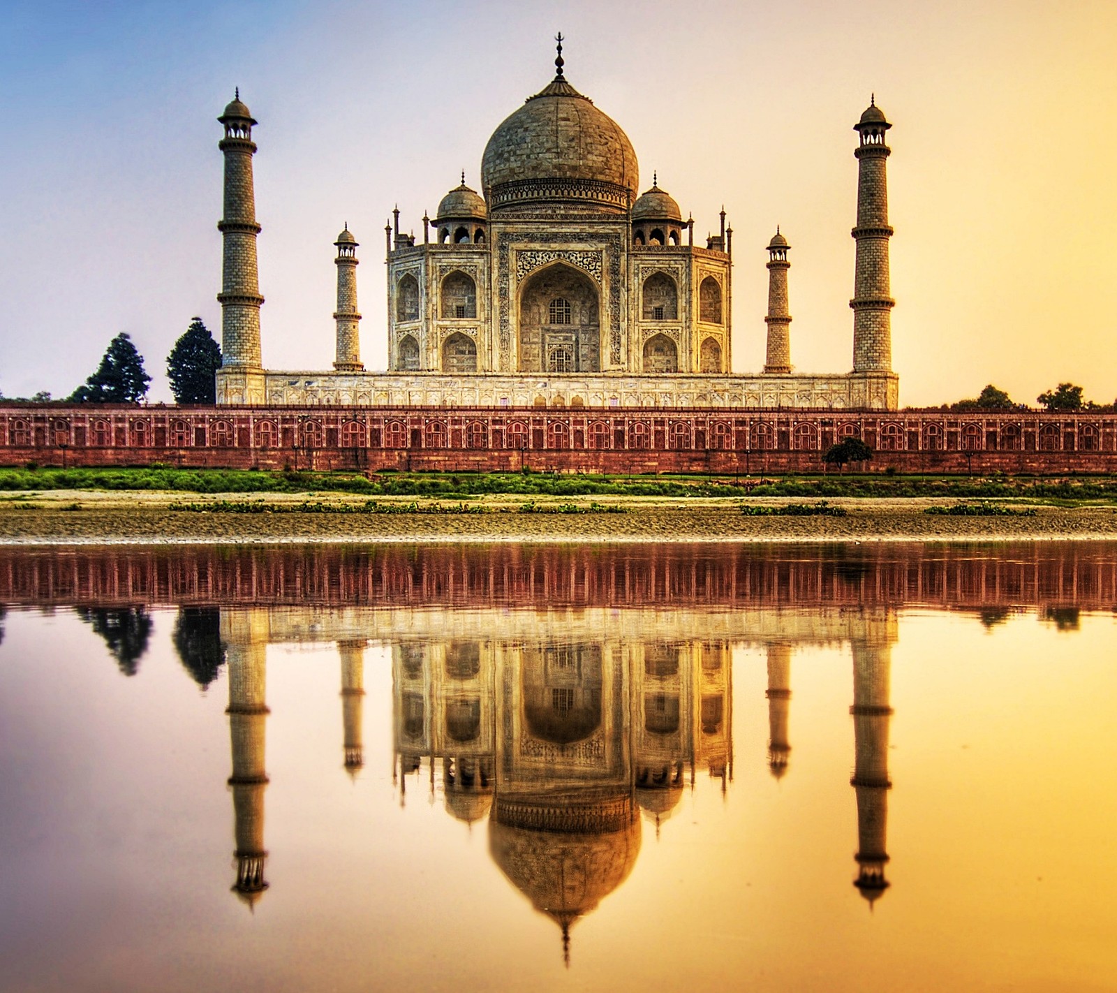 Arafed view of a building with a reflection in the water (hd, india, mahal, taj, wonder)