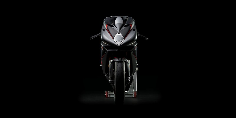 Ближайший план мотоцикла в темноте на черном фоне (mv agusta, мотоцикл, спортивный мотоцикл, трансформеры, transformers)