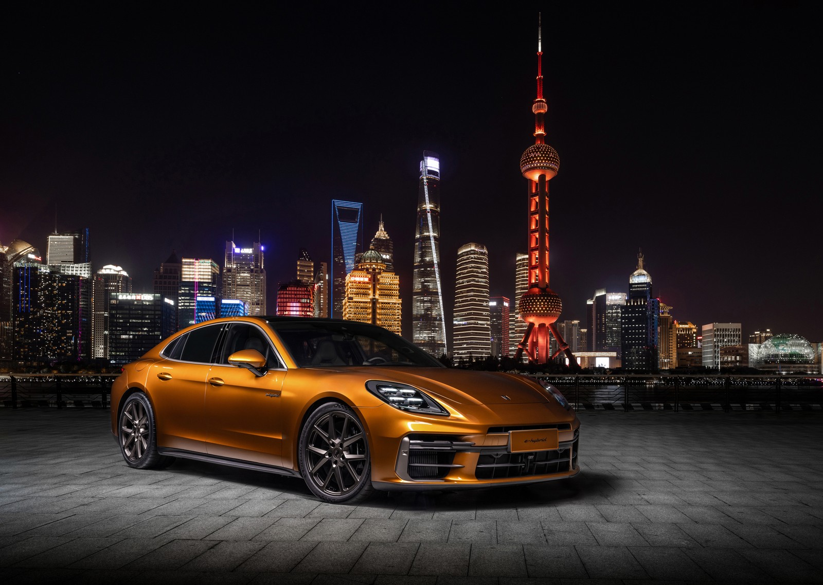 Скачать обои порше панамера турбо е гибрид, porsche panamera turbo e hybrid, шанхай, shanghai, china central tv tower