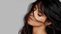 Camila Cabello : Portrait intime avec des cheveux flottants