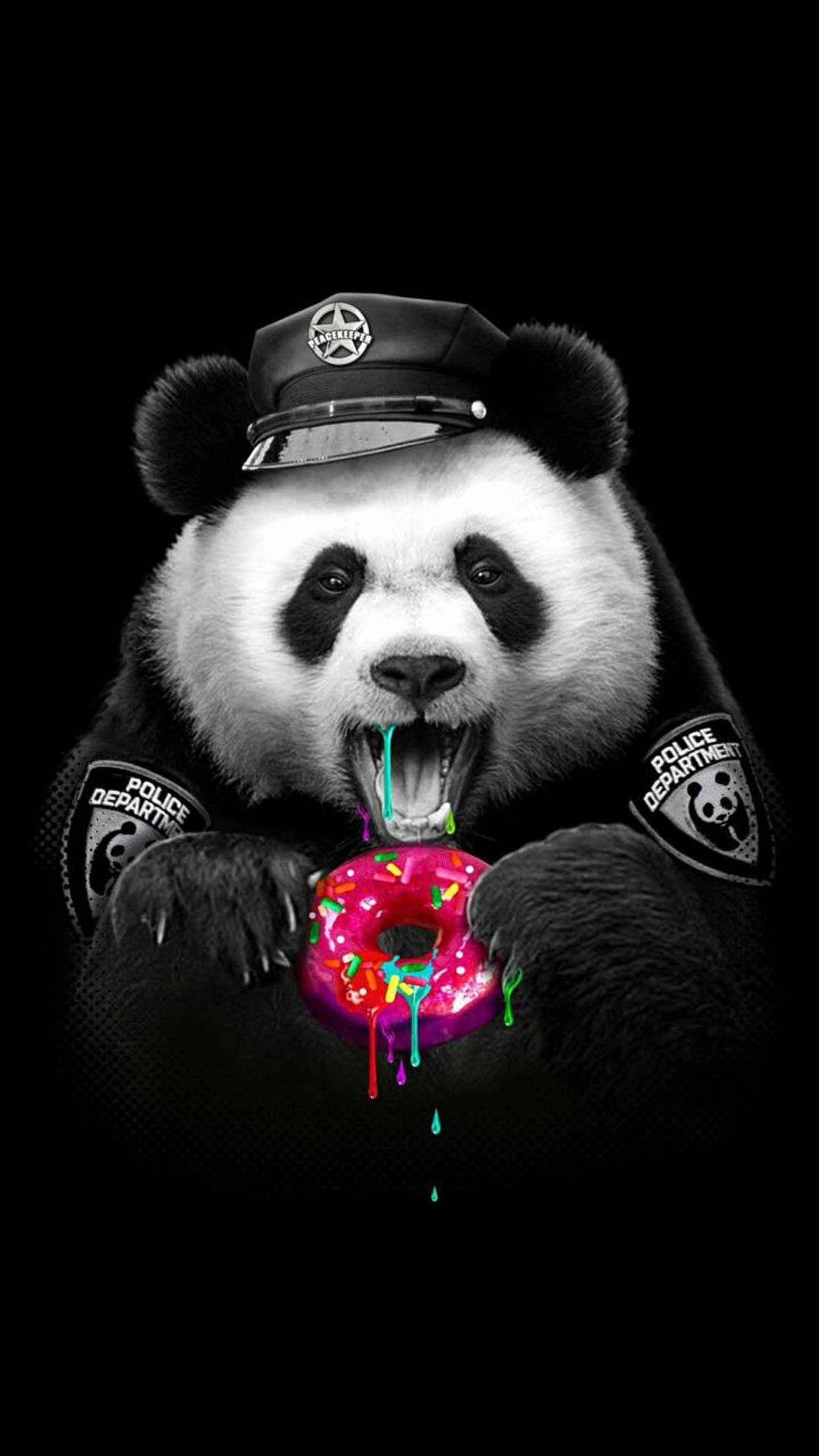 Oso panda con un sombrero de policía comiendo una dona con chispas (oso, panda, ultra)