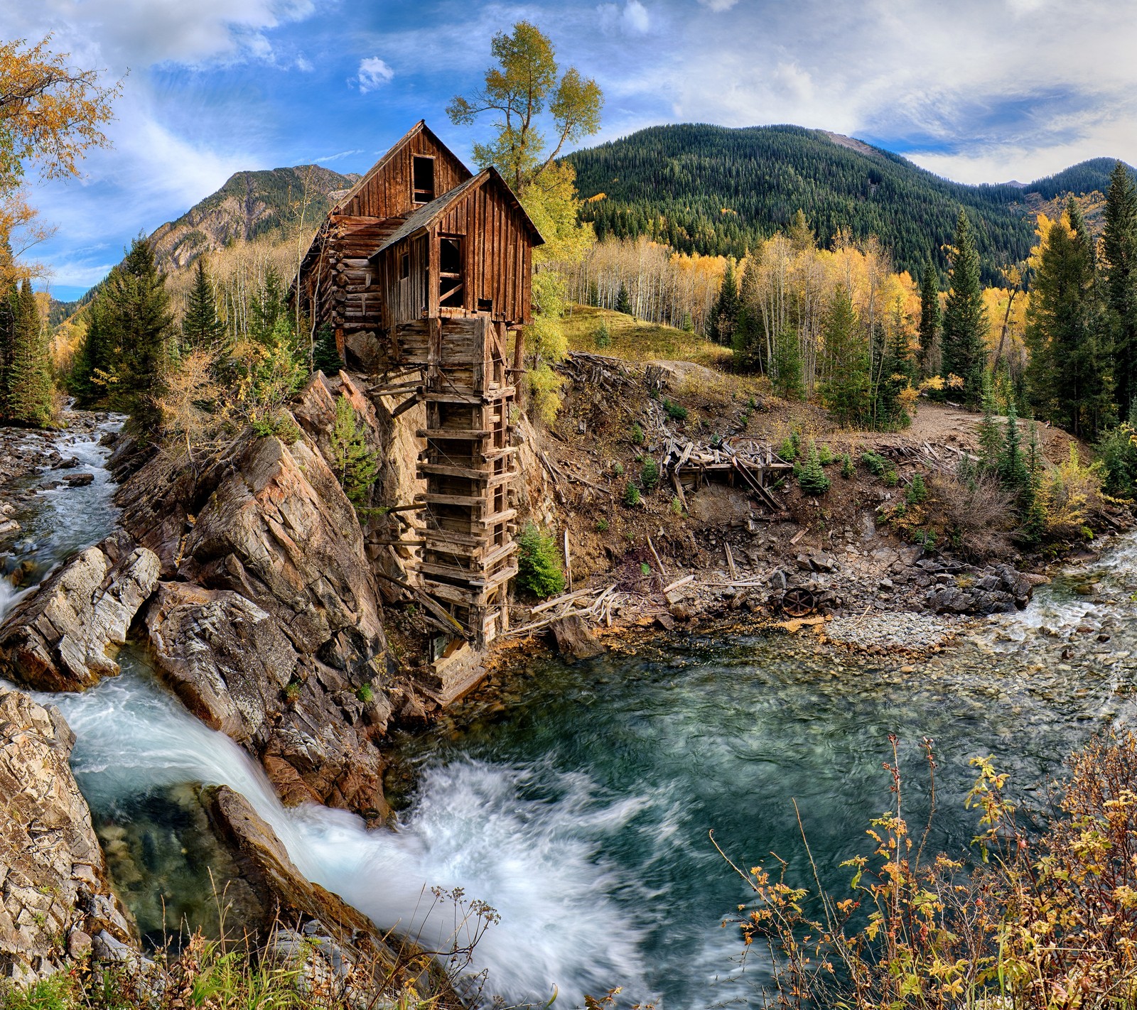 Lade gebäude, wald, fluss, bach, hölzern Hintergrund herunter