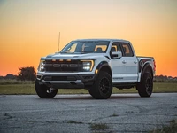 Hennessey Velociraptor 600: Ford F-150 Raptor 2021 ao pôr do sol