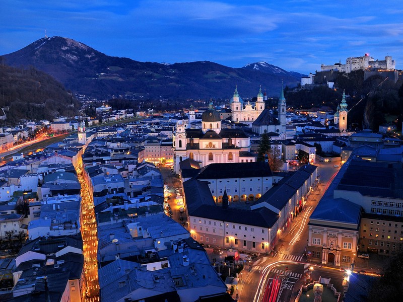 Вид на город с замком на заднем плане (зальцбург, salzburg, город, городская территория, ночь)