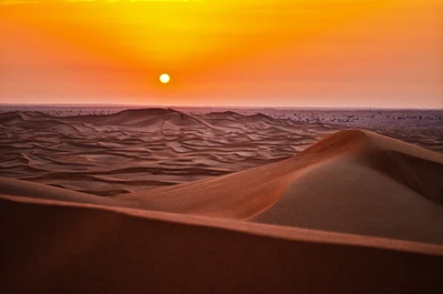 Sonnenuntergang über den Erg Chebbi Dünen: Eine ruhige Wüstenlandschaft