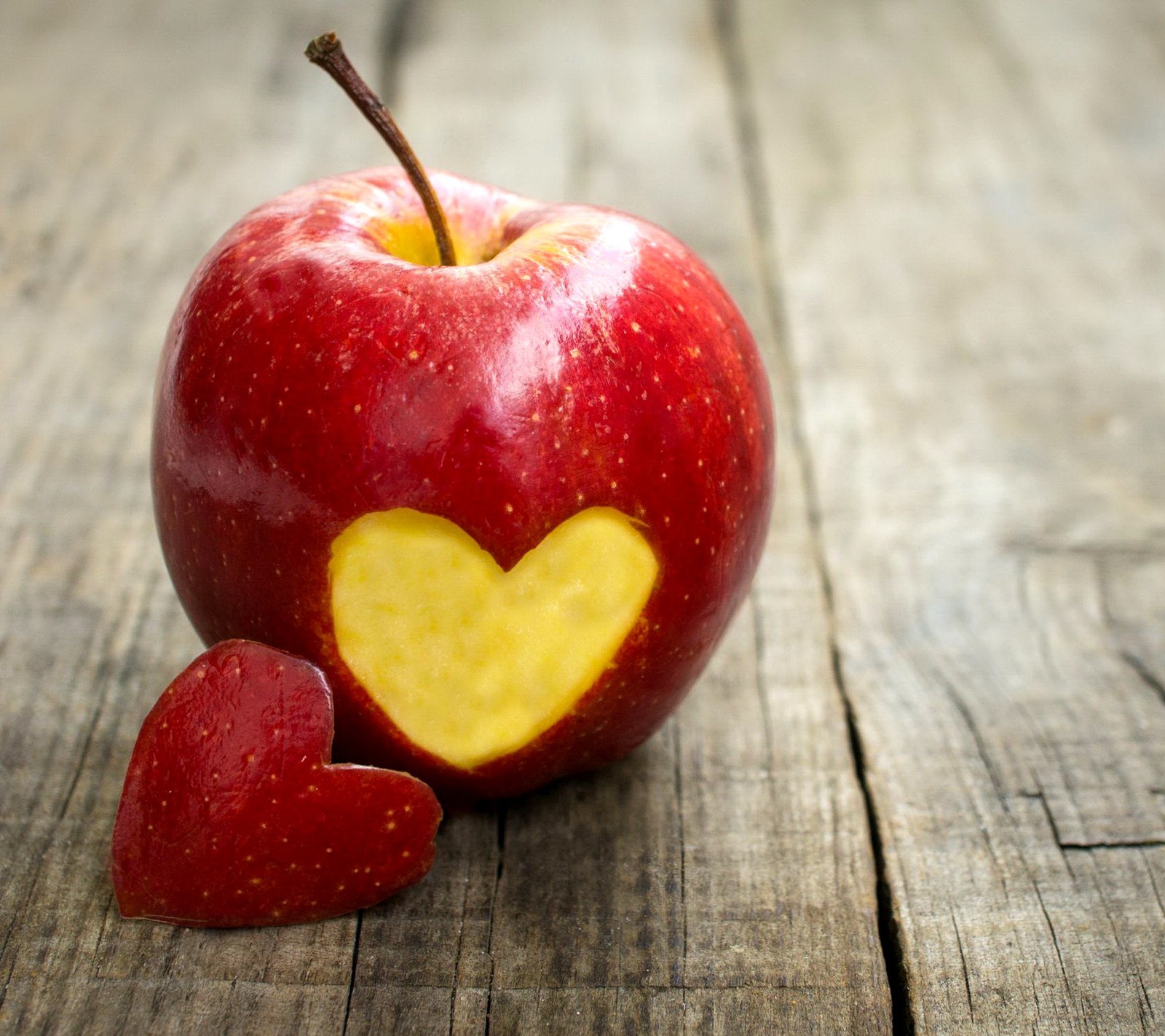 apple, heart, love, sweet wallpaper