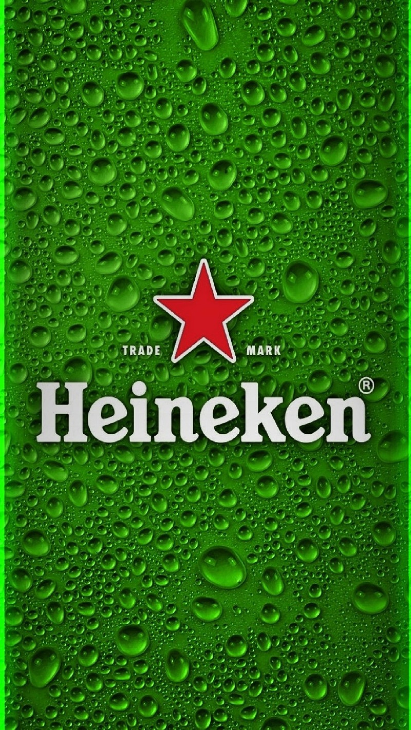 Бутылка пива heineken с капельками воды на ней (край, зелёный, хайникен, heineken)