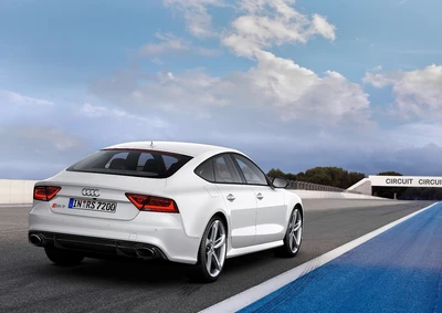 Audi RS7: La cúspide del lujo y el rendimiento en la pista