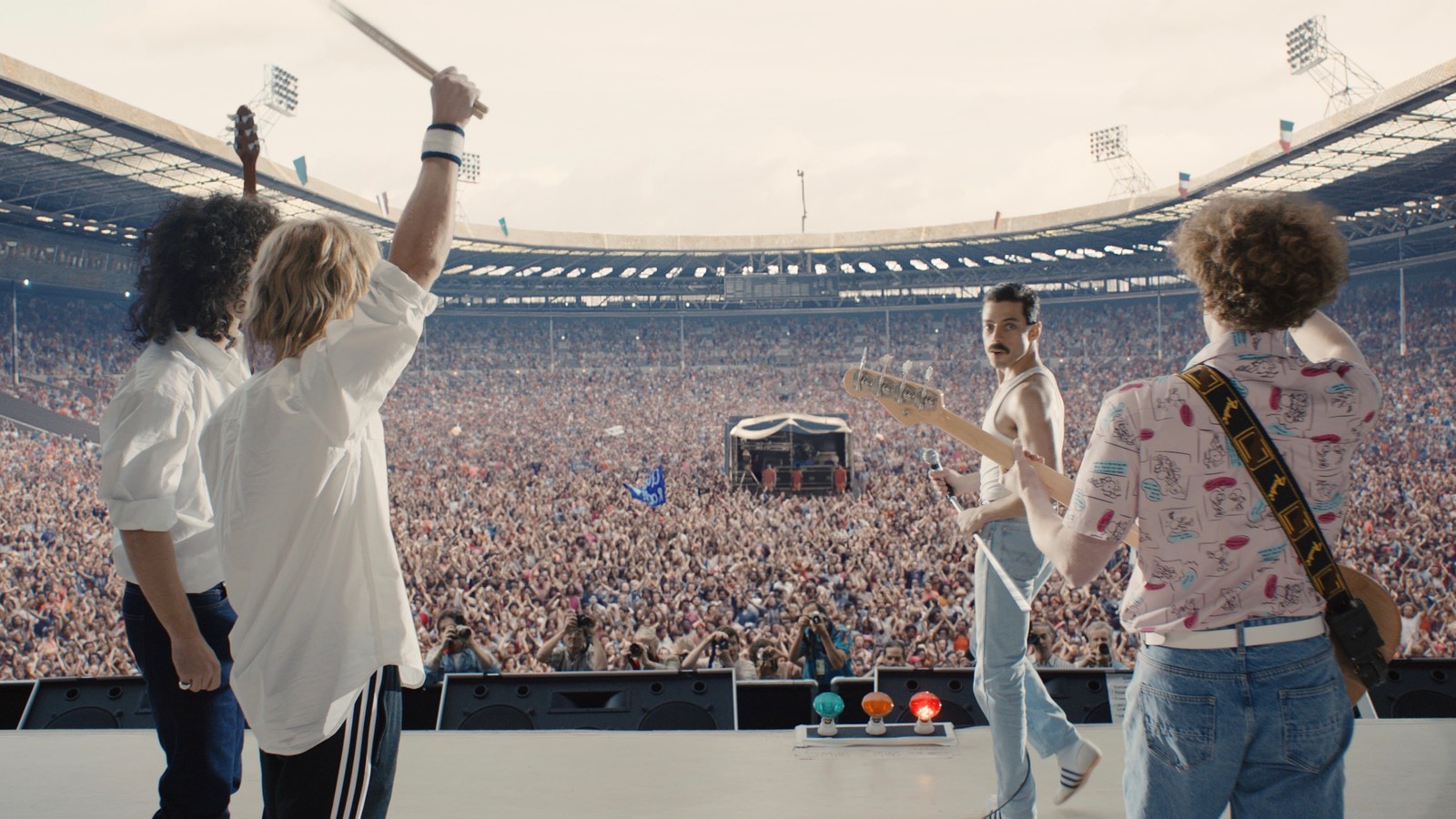 bohemian rhapsody, freddie mercury, queen, crowd, tourism wallpaper