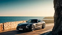 Mercedes-Benz SLS AMG: Coche deportivo de lujo junto a la costa