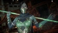 Jade de Mortal Kombat 11 empuñando su lanza brillante.