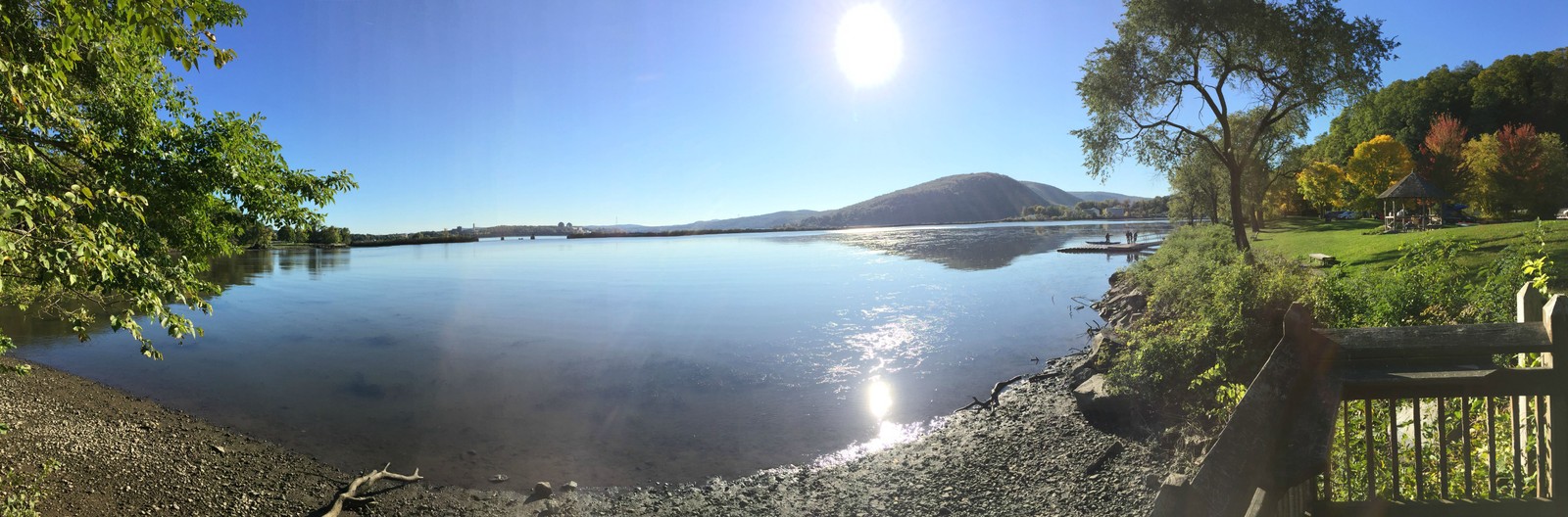 Скачать обои отражение, водоем, водные ресурсы, вода, водохранилище