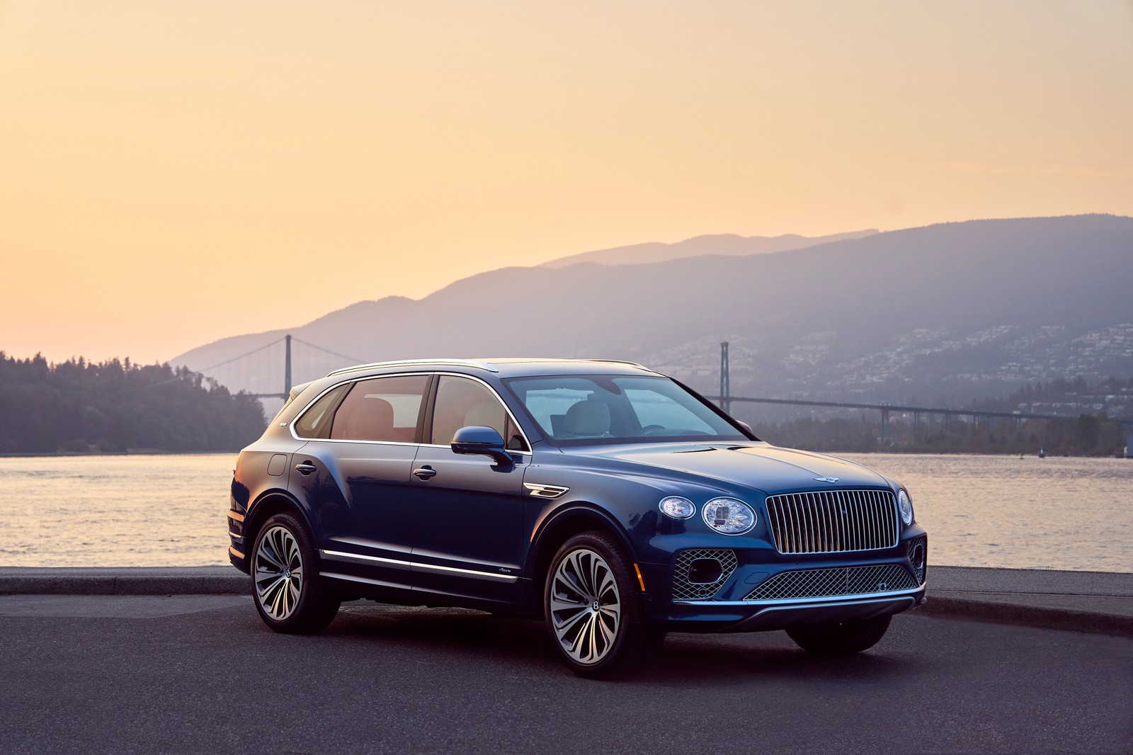 Скачать обои бентли бентайга еwb азур, bentley bentayga ewb azure, первая редакция, 2023, 5k