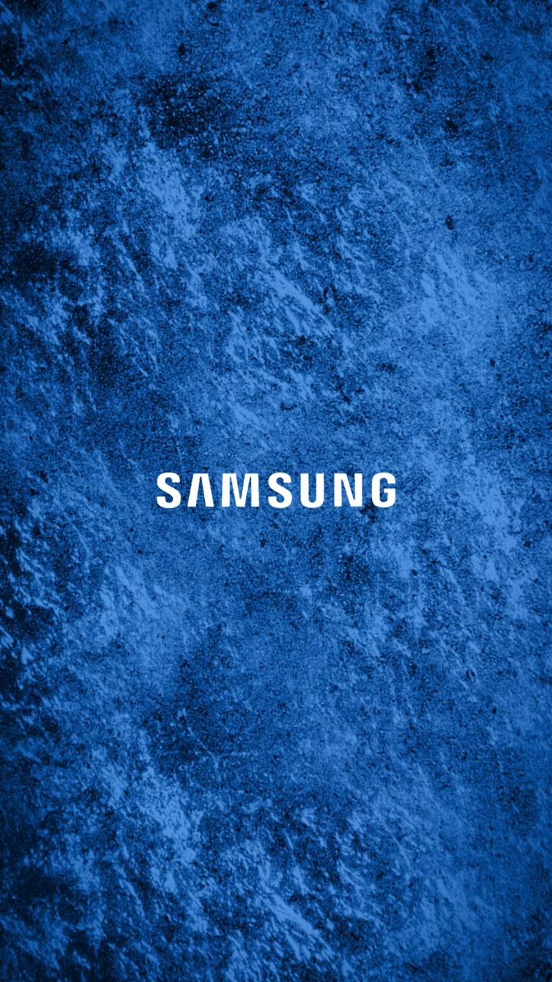 Близкий план синего логотипа samsung на синем фоне. (синий, samsung)