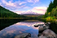 Reflet du lac Trillium avec le mont Hood au coucher du soleil, Oregon