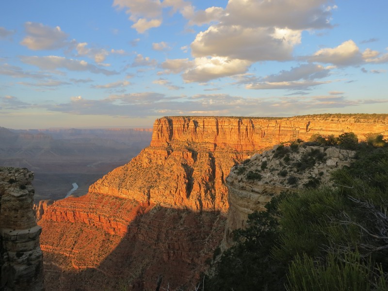 Вид на каньон с рекой, протекающей через него (гранд каньон, grand canyon, каньон, утес, национальный парк)