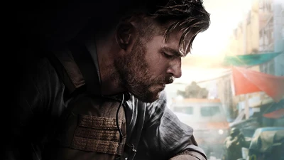 Chris Hemsworth en "Extraction": Un thriller de acción intenso en Netflix (2020)