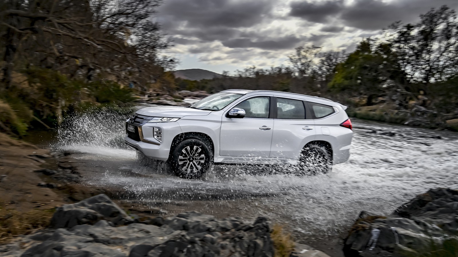 Téléchargez le fond d'écran mitsubishi motors, voitures, mitsubishi, pneu, roue