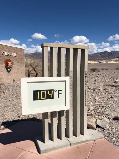 Exibição de temperatura no Parque Nacional Death Valley, Nevada