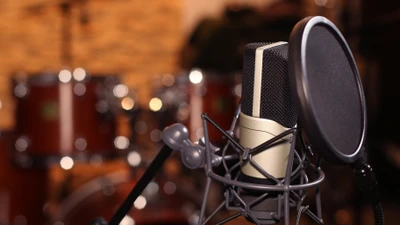 Microphone professionnel dans un studio d'enregistrement