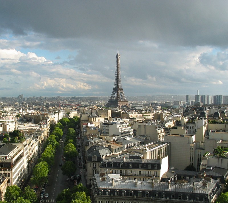 Арабский вид города с башней вдалеке (эйфелева башня, европа, париж, paris)